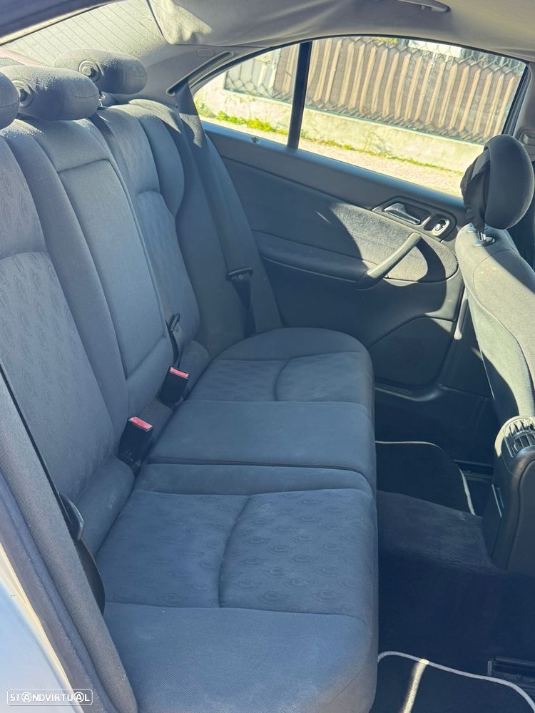 Mercedes-Benz C 200 - 5