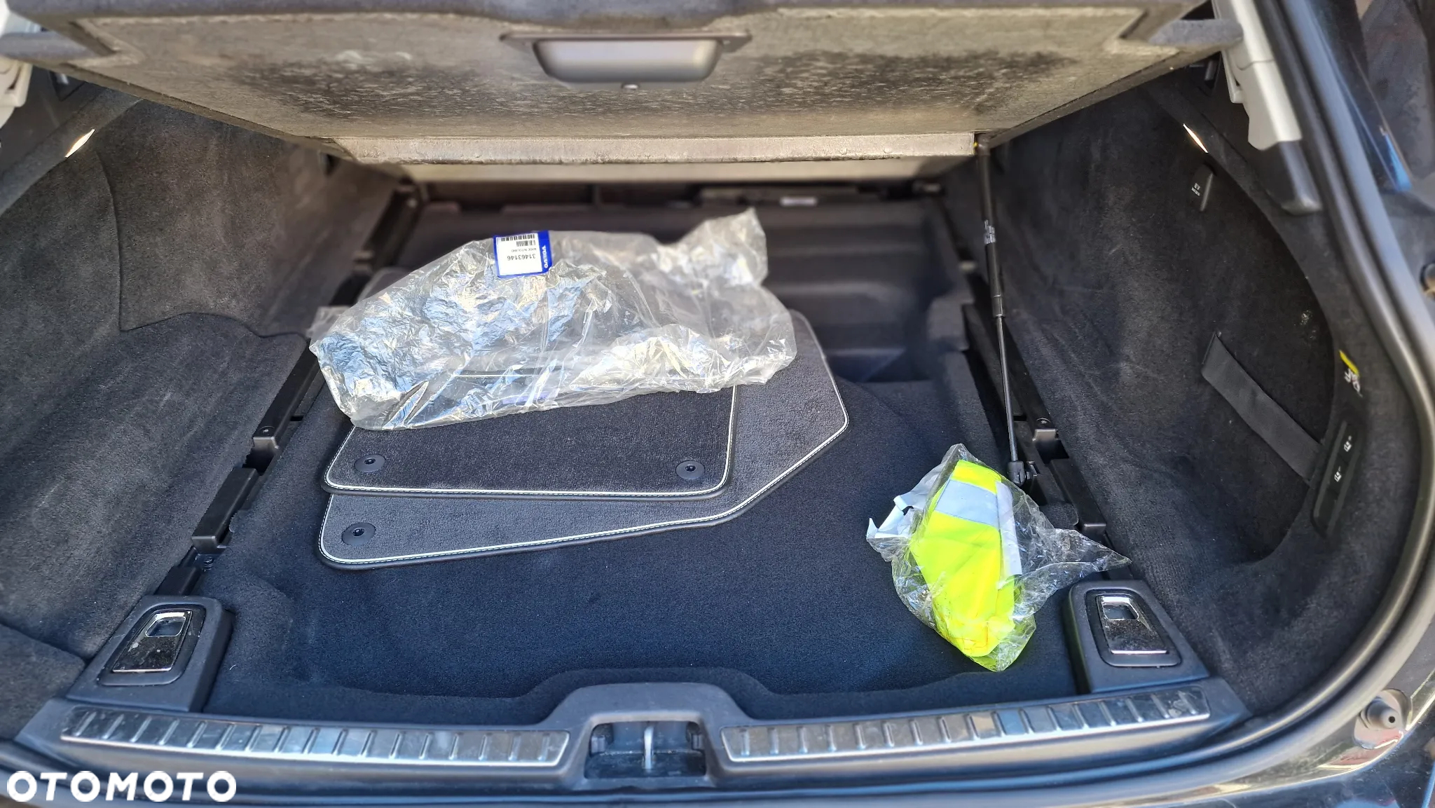 Volvo V90 D4 Momentum - 23