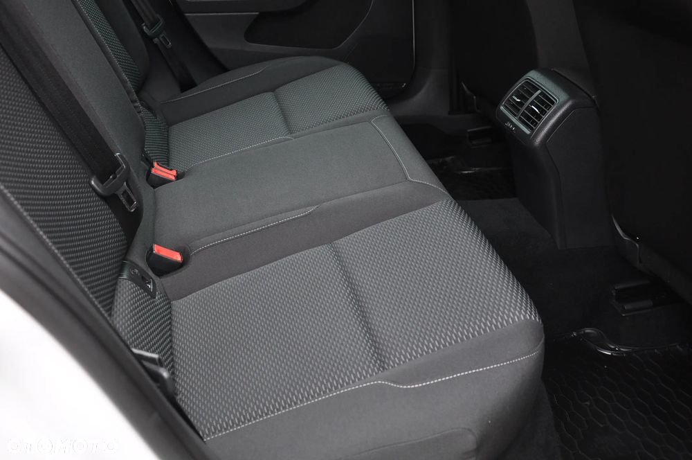 Volkswagen Golf 1.5 TSI BMT Comfortline - 24