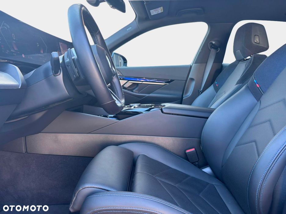 BMW Seria 5 520d xDrive mHEV M Sport - 9
