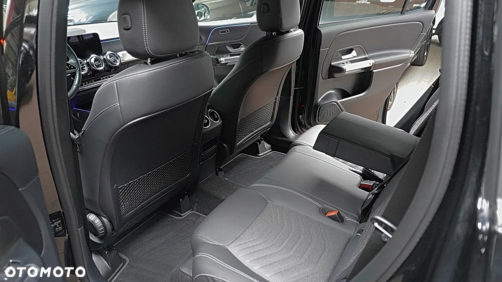 Mercedes-Benz GLB 200 7G-DCT - 17