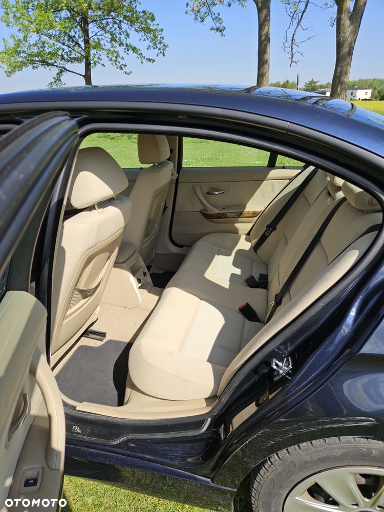 BMW Seria 3 318i - 5