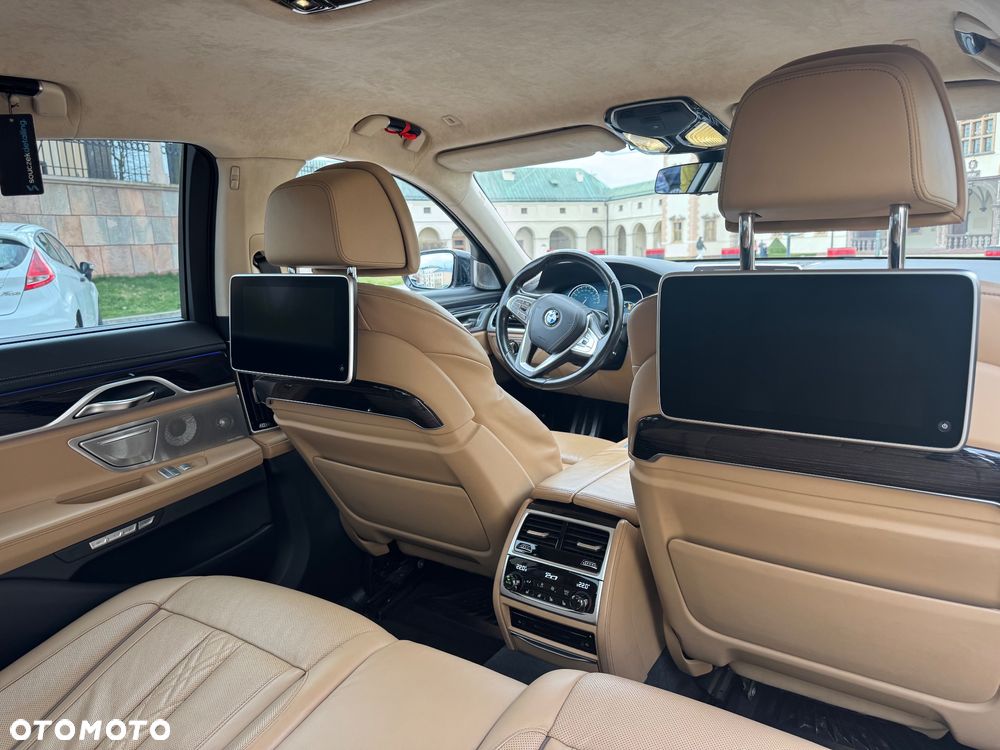 BMW Seria 7 740d xDrive - 16