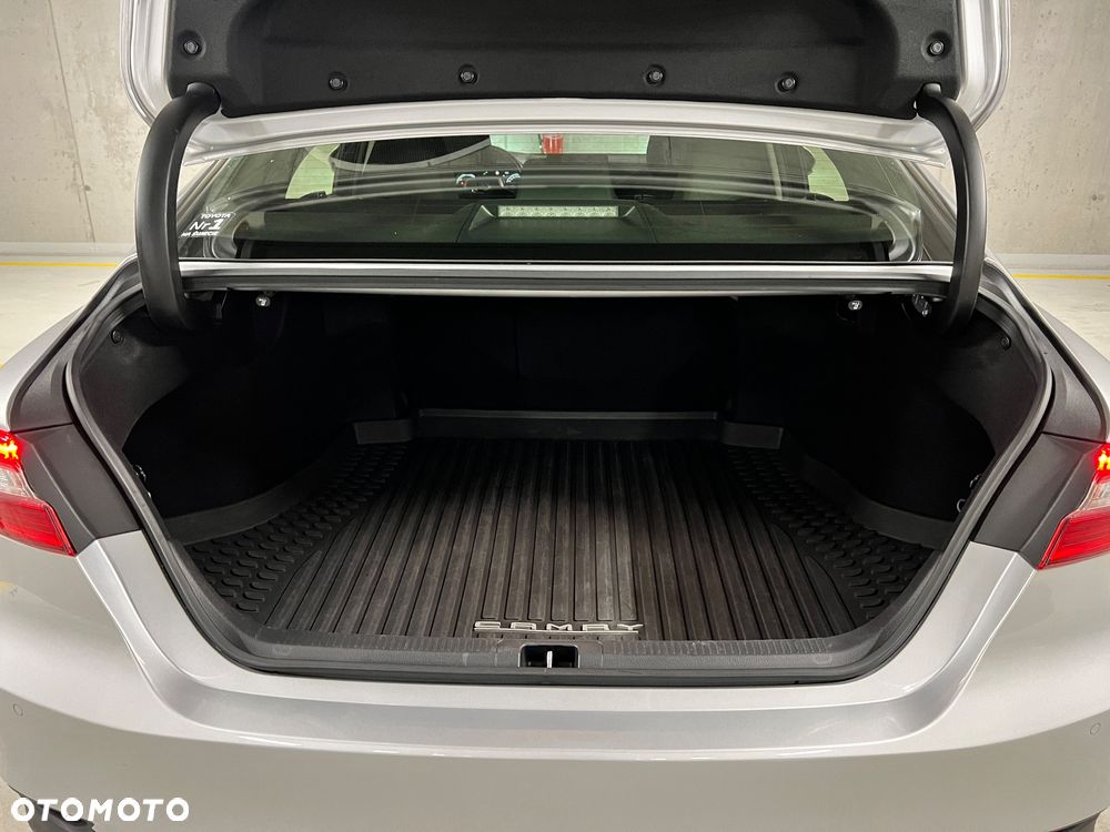 Toyota Camry 2.5 Hybrid Comfort CVT - 38