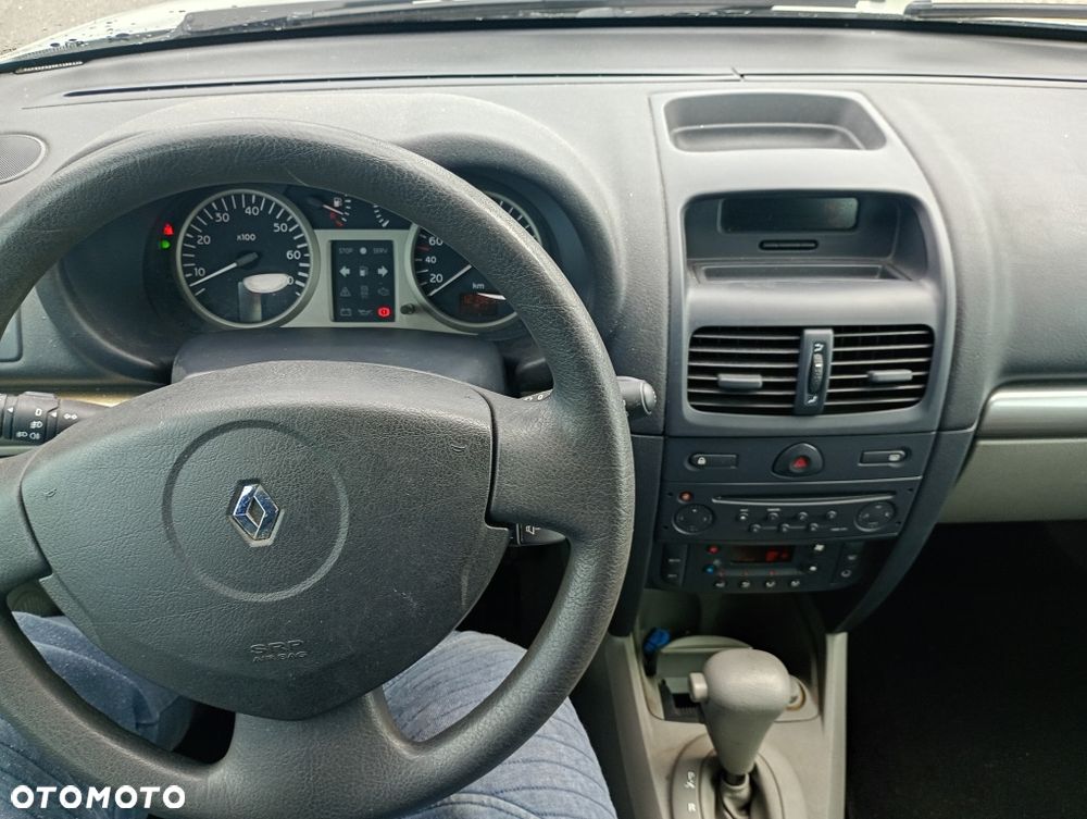 Renault Clio - 8