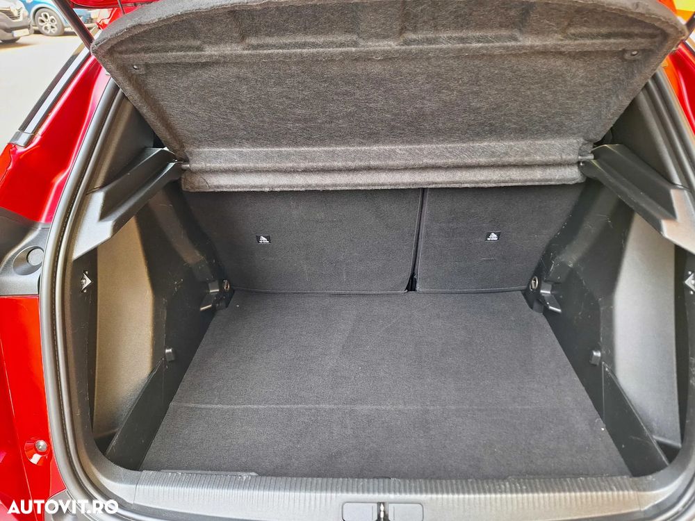 Peugeot 2008 e-2008 50 kWh Active - 11