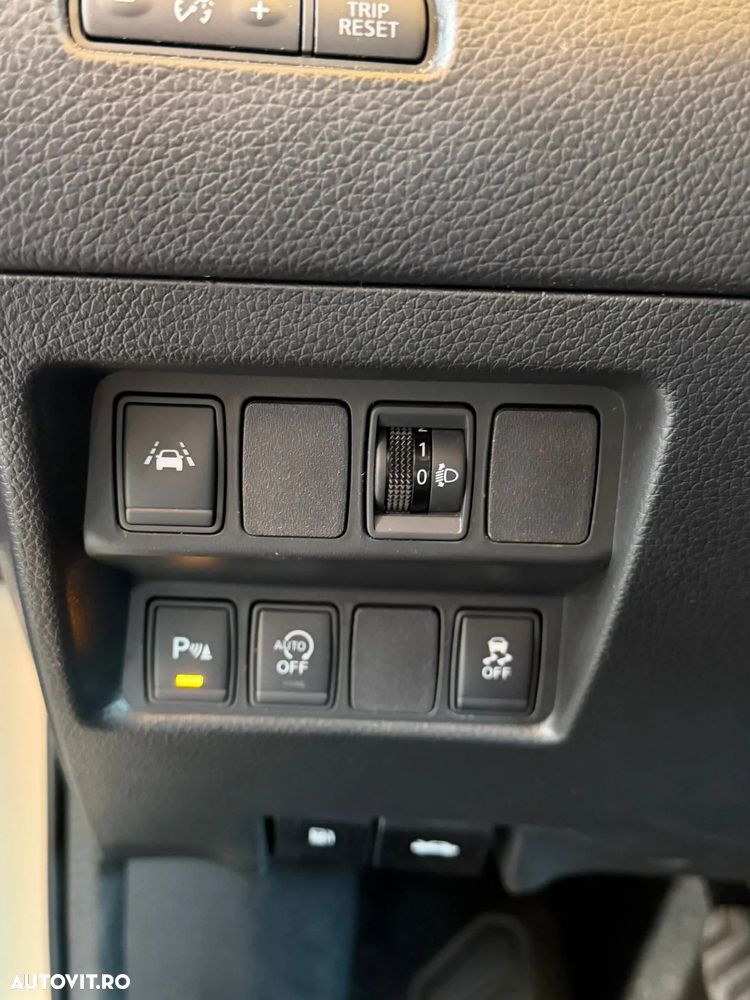 Nissan Qashqai 1.5 DCI N-Connecta - 14