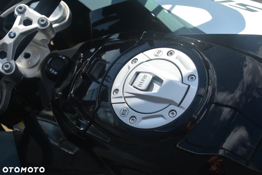 BMW XR - 18