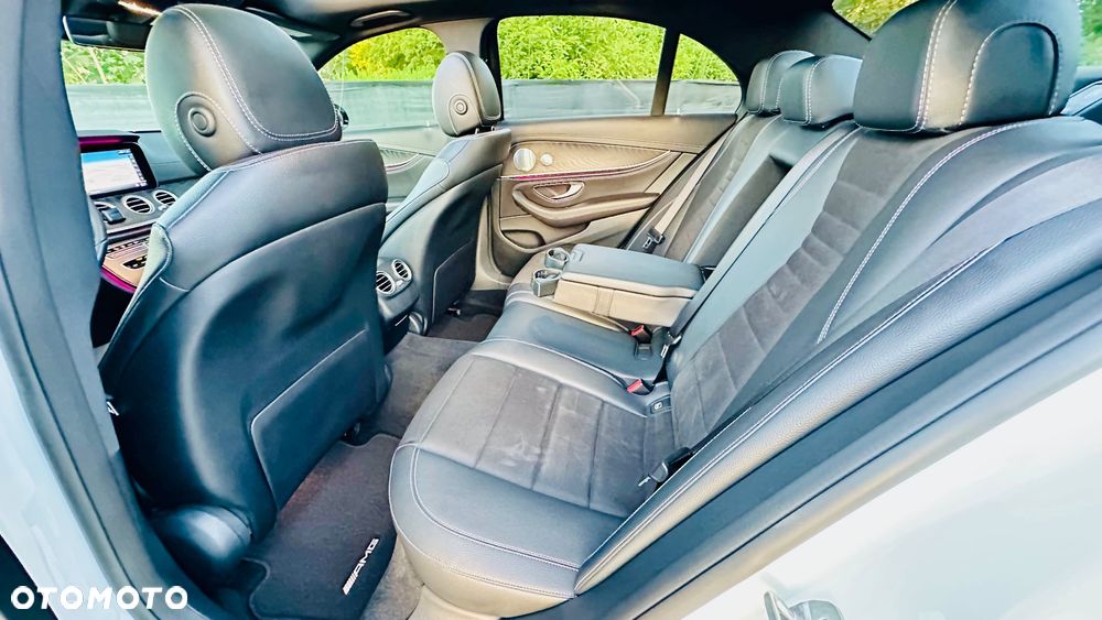 Mercedes-Benz Klasa E 220 d 4-Matic 9G-TRONIC - 14