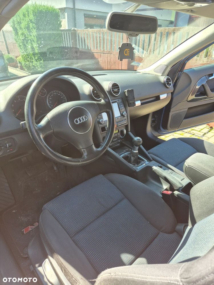 Audi A3 3-drzwiowe 2.0 FSI Attraction - 10