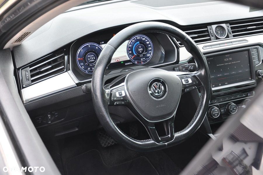 Volkswagen Passat 2.0 TDI Bi-Turbo BMT 4Mot Highline DSG - 13