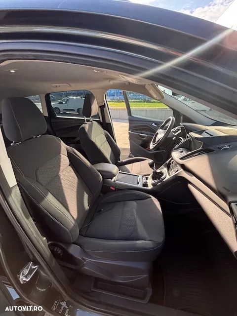 Ford Kuga 1.5 EcoBoost 2WD Trend - 23