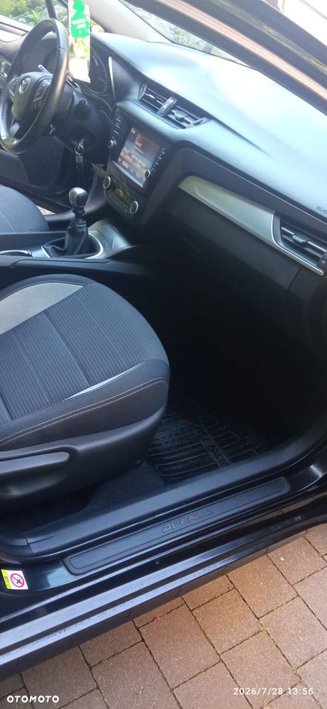 Toyota Avensis - 12