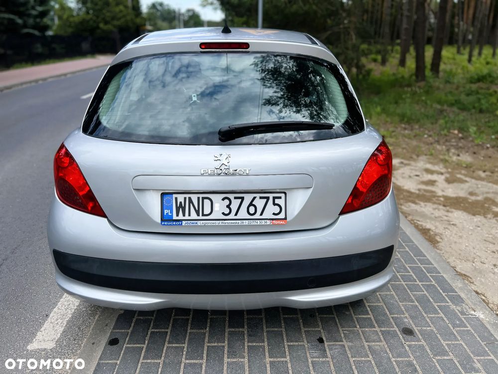 Peugeot 207 - 25