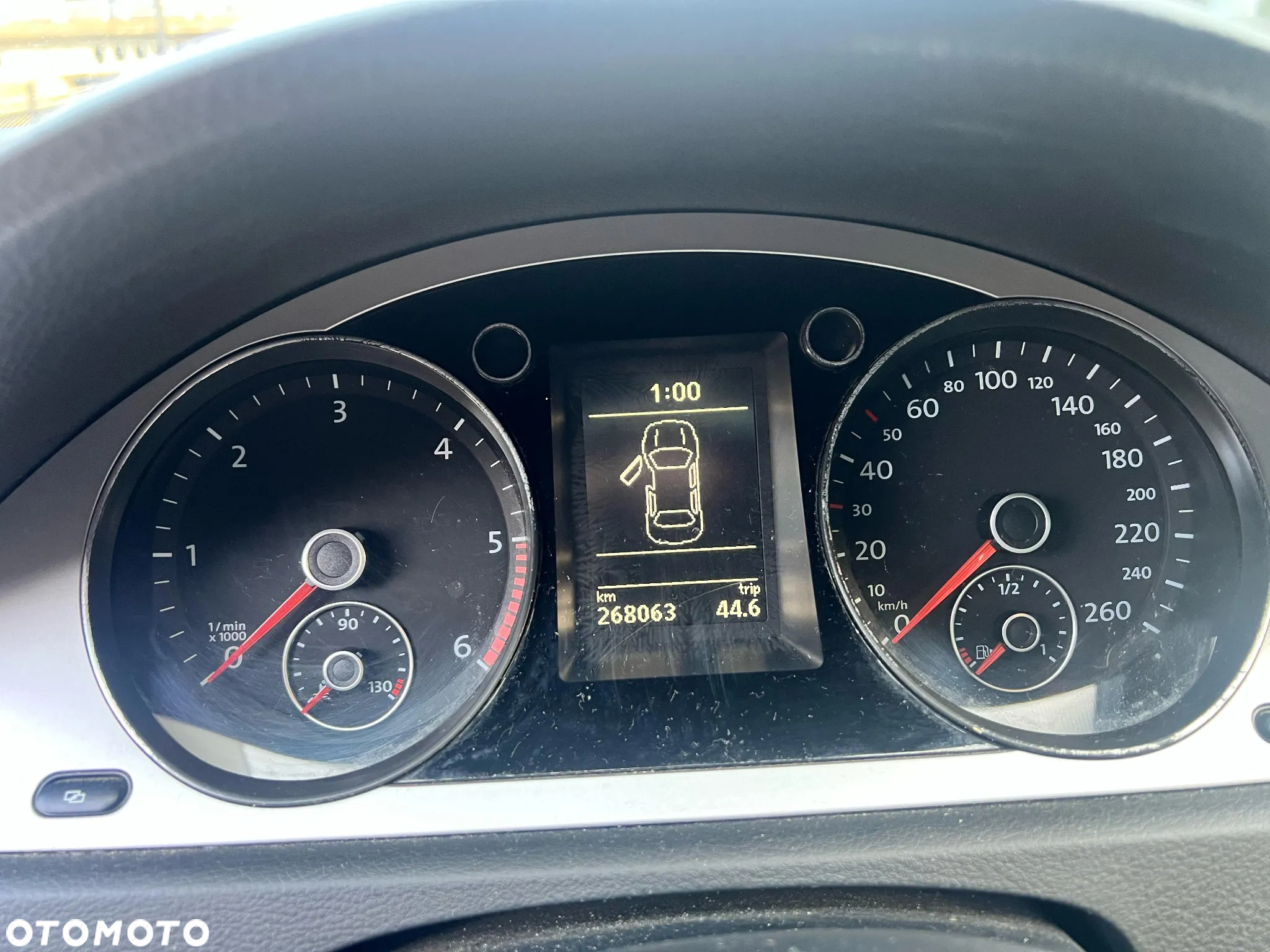 Volkswagen Passat 2.0 TDI DPF BlueMot Comfortline - 8