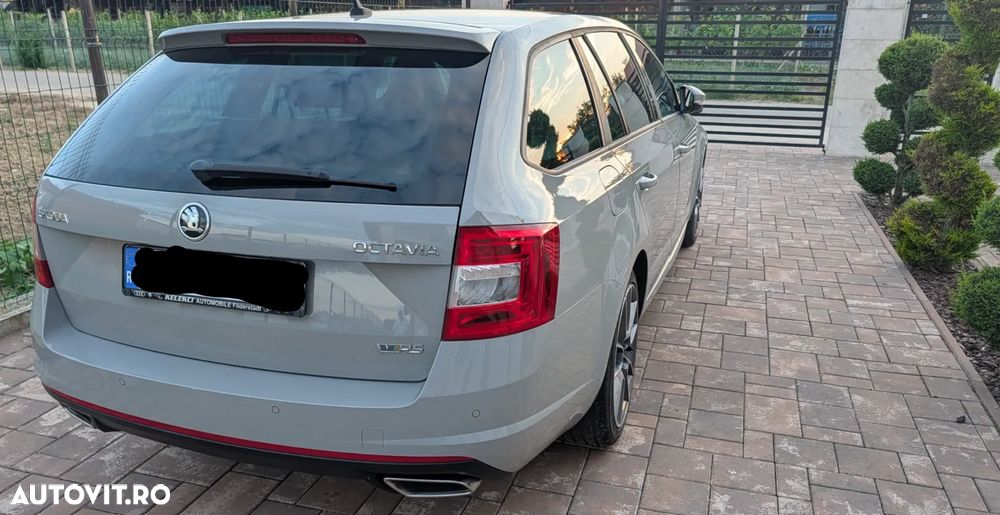 Skoda Octavia 2.0 TDI DSG RS - 3