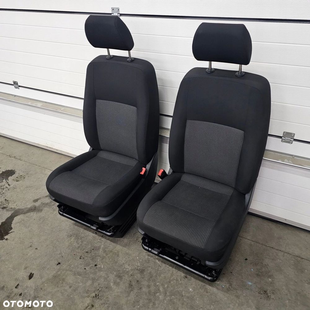 VW T6.1 fotel pasażera przód DOUBLE GRID - 6