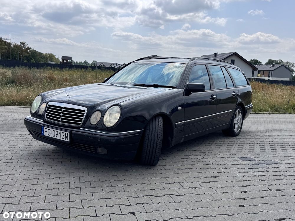 Mercedes-Benz Klasa E 320 T Avantgarde - 4