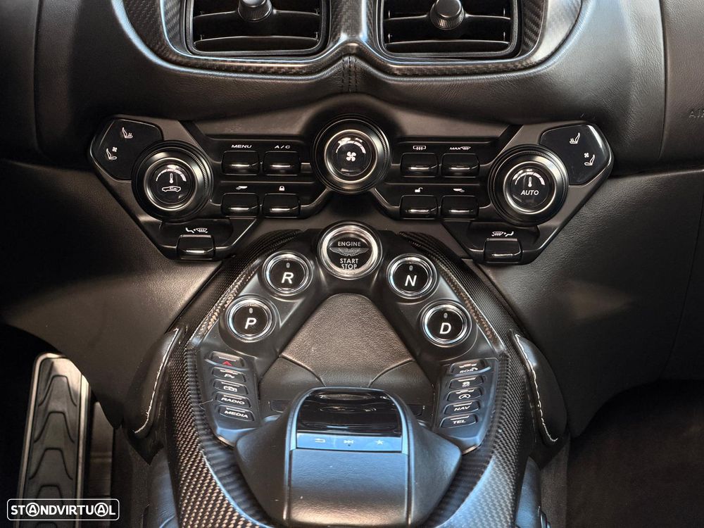 Aston Martin Vantage Coupe 4.0 Twin-Turbo V8 - 43