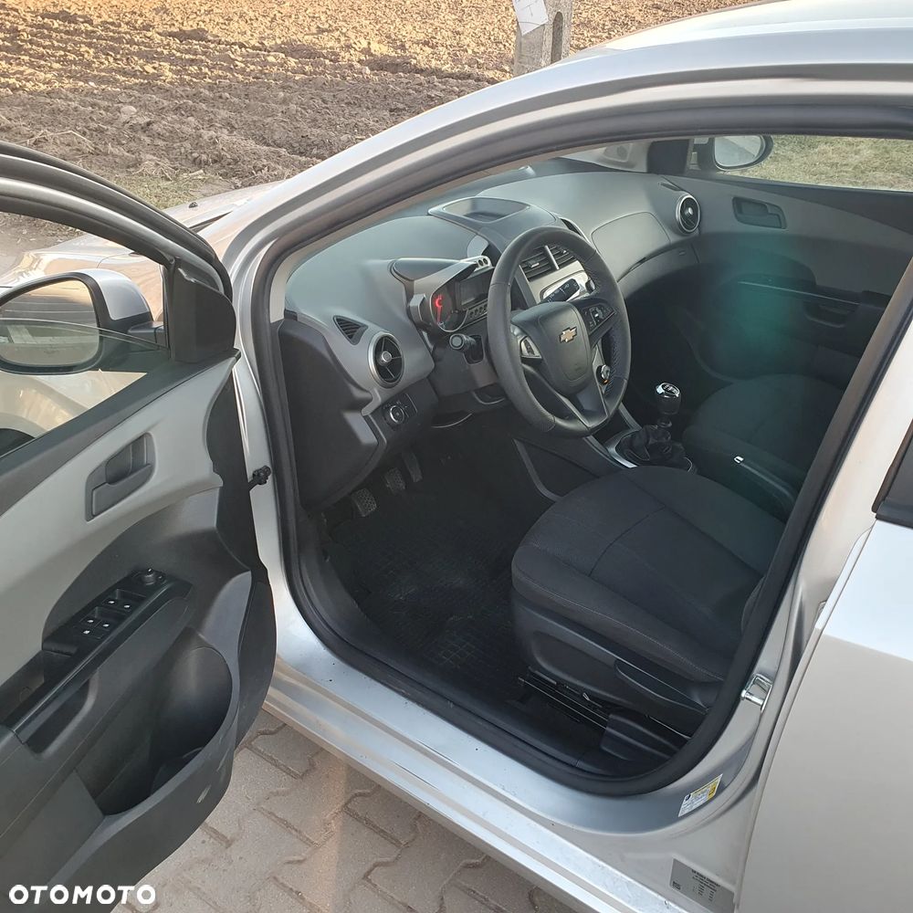 Chevrolet Aveo 1.4 16V LS Design+ - 16