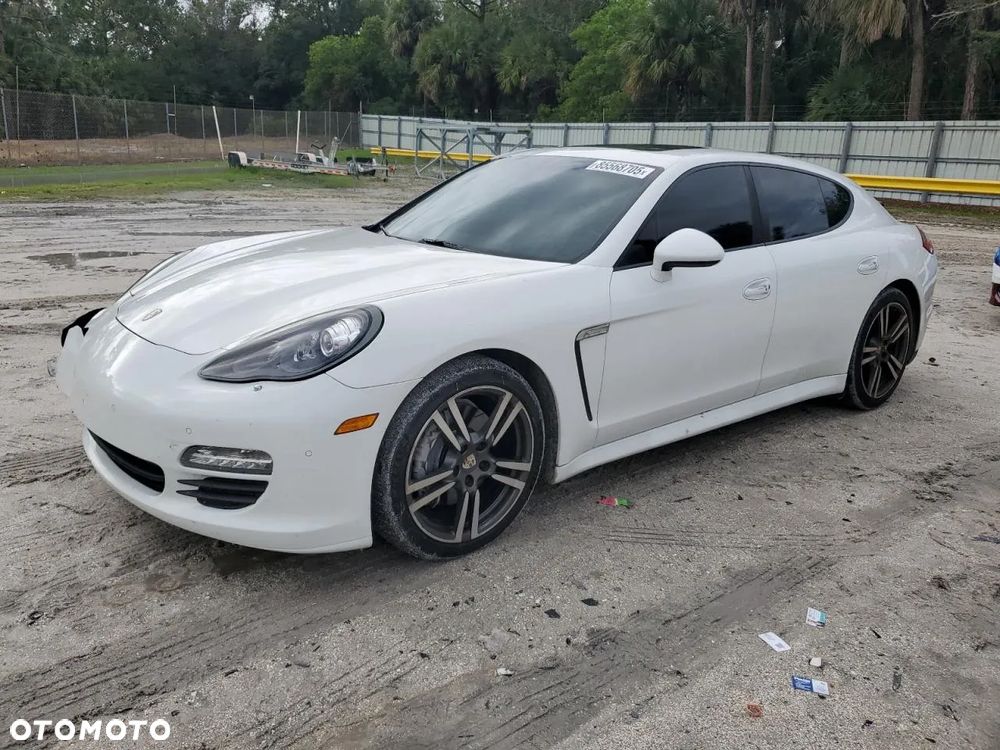 Porsche Panamera - 1