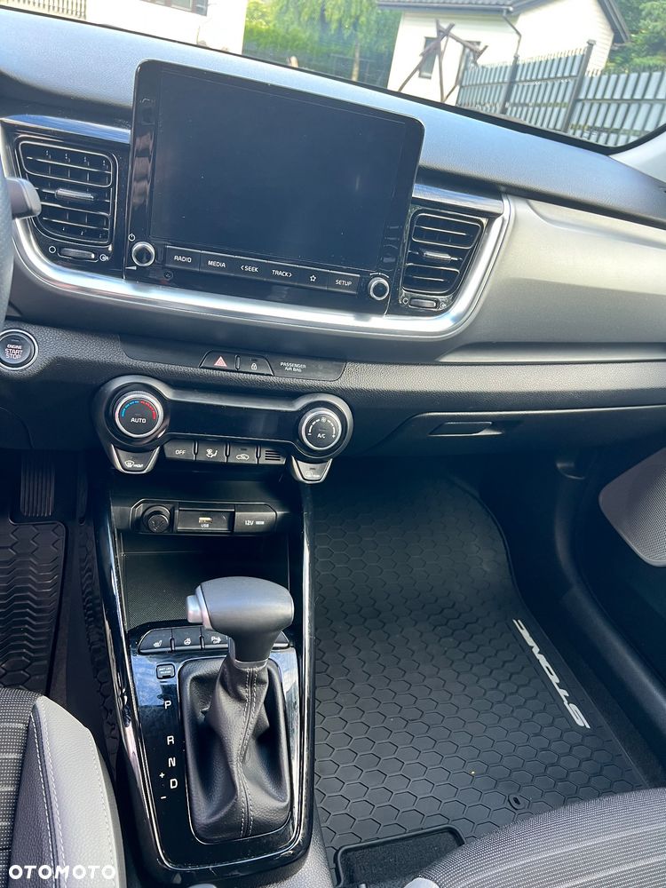 Kia Stonic 1.0 T-GDI MHEV L Business Line DCT - 17