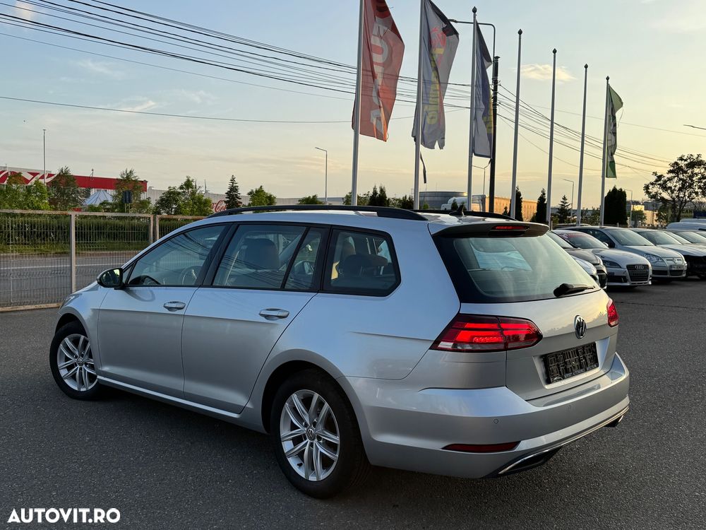 Volkswagen Golf 2.0 TDI SCR DSG Comfortline - 18