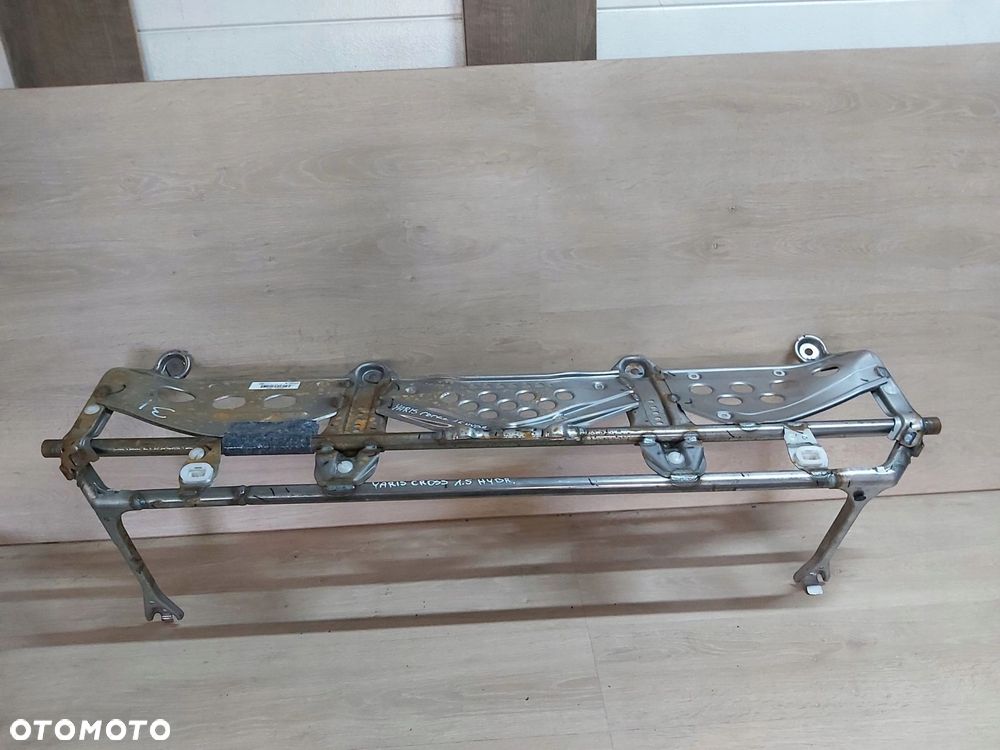 Toyota Yaris Cross Stelaż baterii Kanapy tył - 1