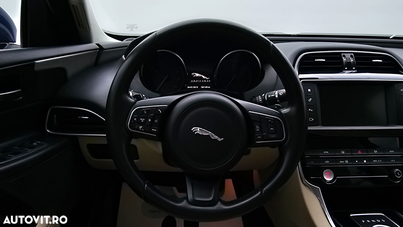 Jaguar XE - 14