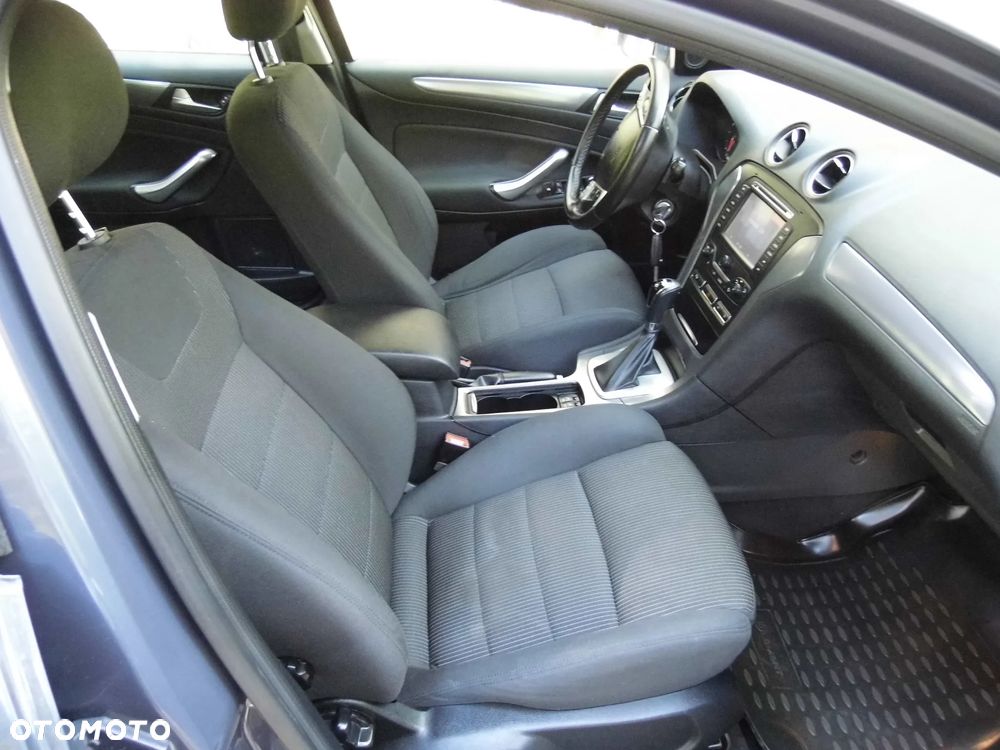 Ford Mondeo 2.0 T Ghia MPS6 - 25