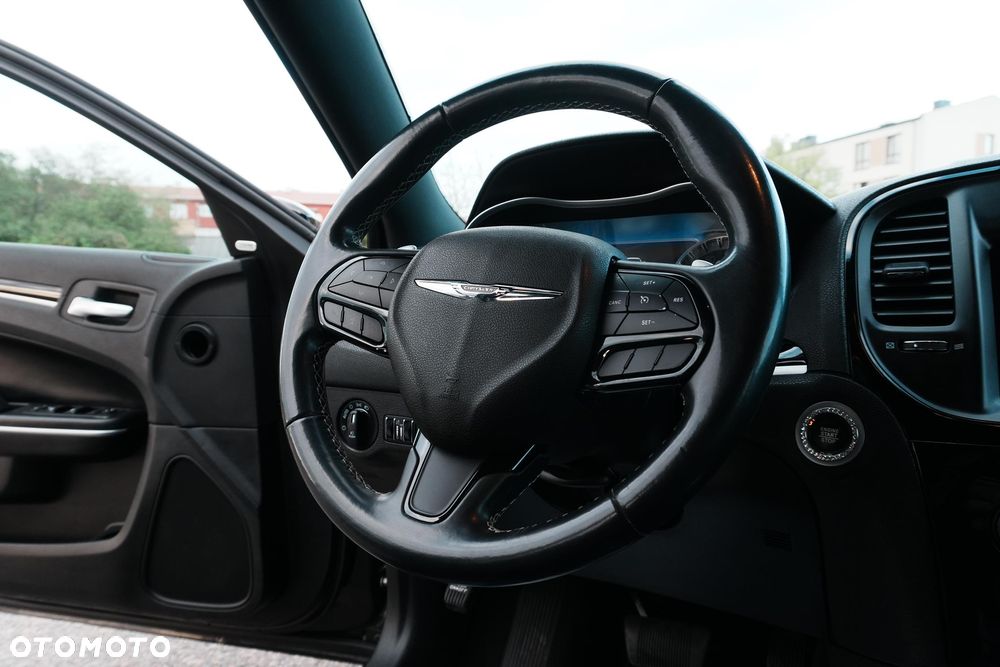 Chrysler 300 - 25