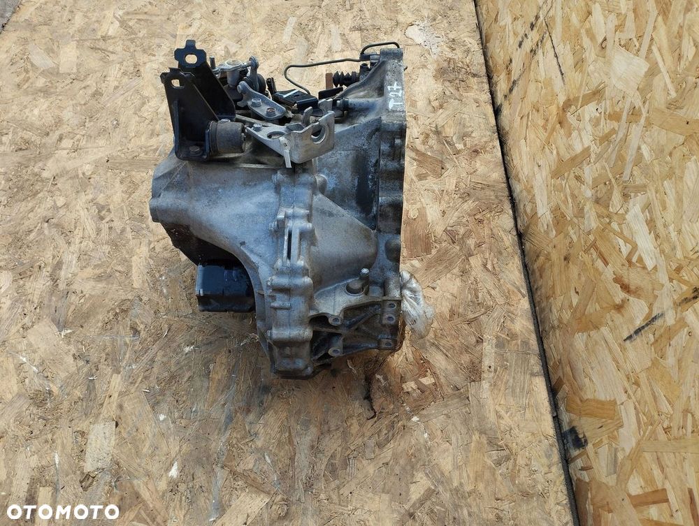MANUALNA SKRZYNIA BIEGÓW XY9T-E TOYOTA AVENSIS T27 2.0D - 3