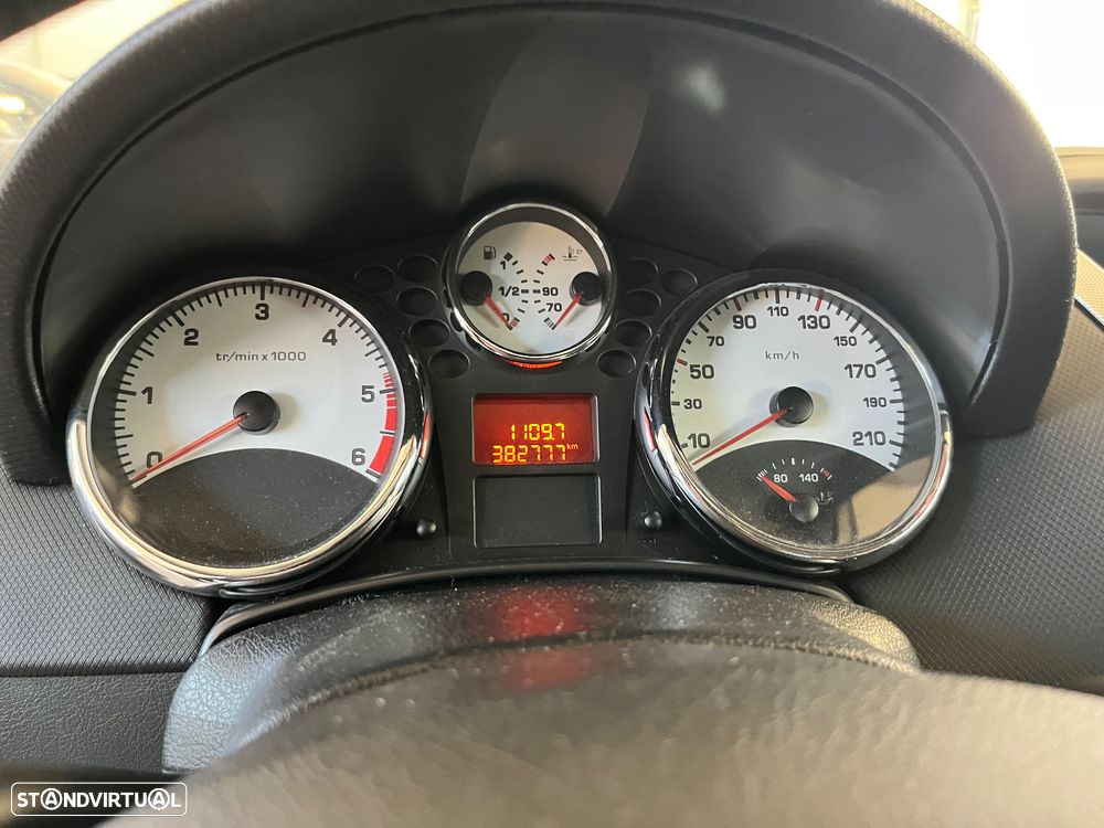 Peugeot 207 1.6 HDi Sport - 8