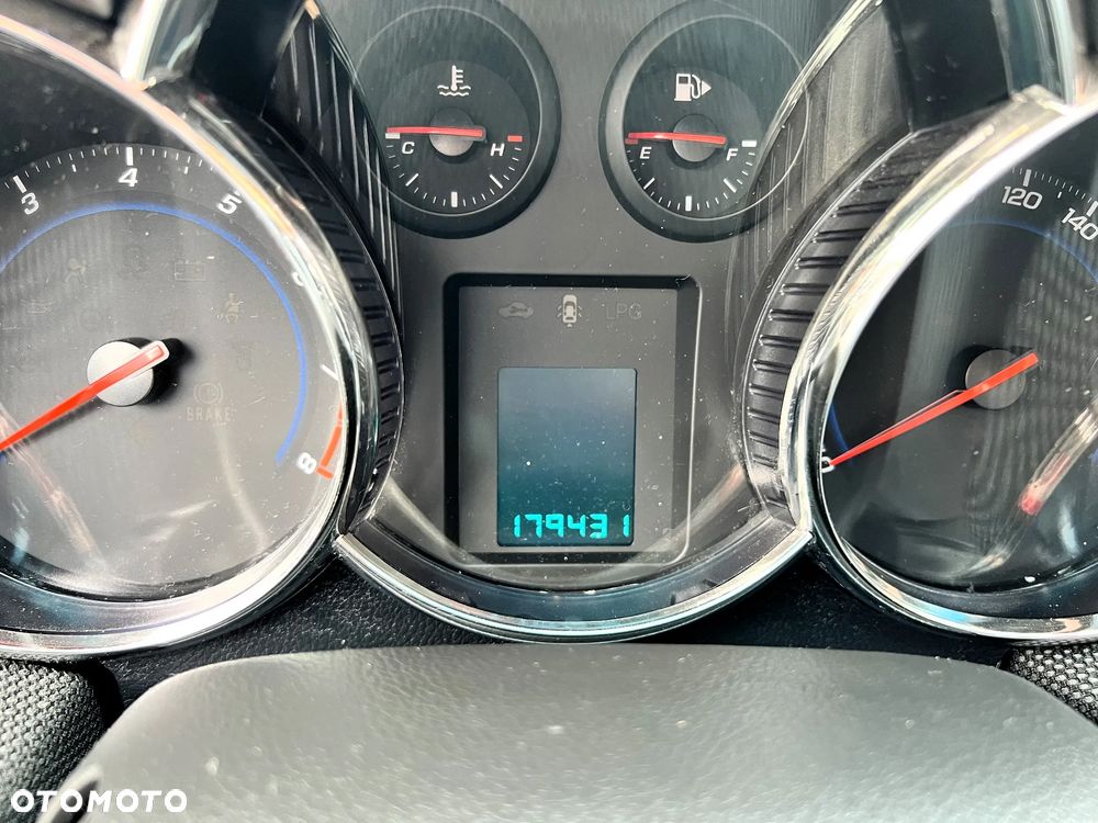 Chevrolet Cruze 1.8 LT+ - 22