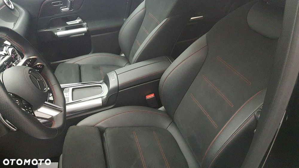 Mercedes-Benz GLA - 15