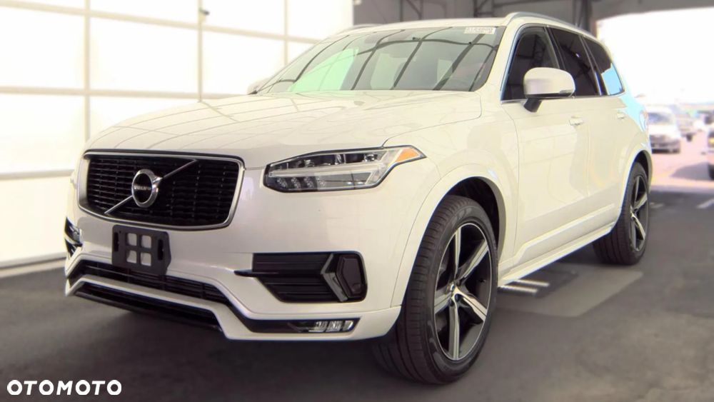 Volvo XC 90 - 1