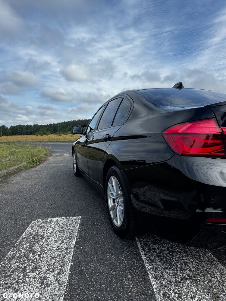 BMW Seria 3 320i - 20