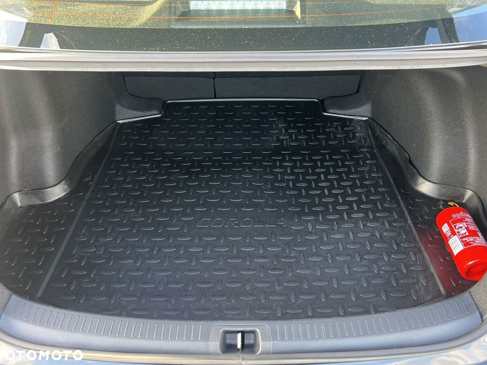 Toyota Corolla 1.8 Hybrid Comfort - 12