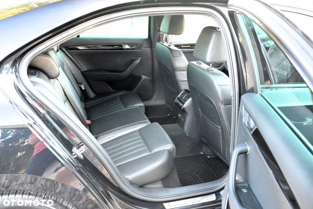 Skoda Superb 2.0 TDI SCR L&K DSG - 39