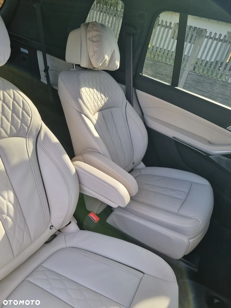 BMW X7 - 23