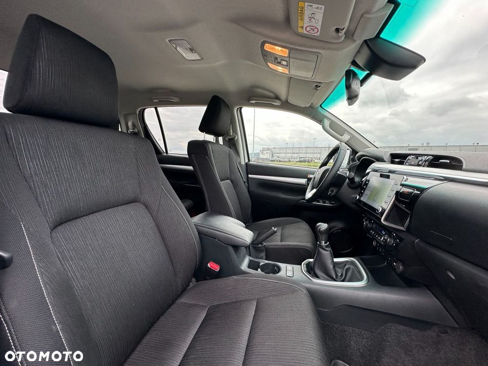 Toyota Hilux 2.8 D-4D Double Cab SR5 4x4 - 19