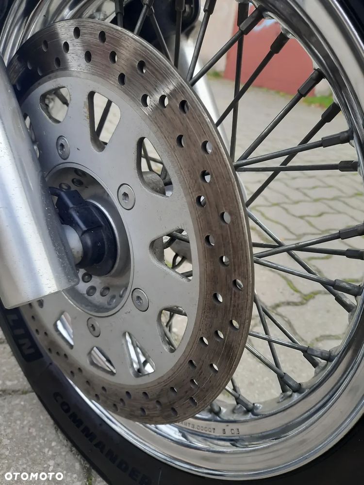 Suzuki Intruder - 14