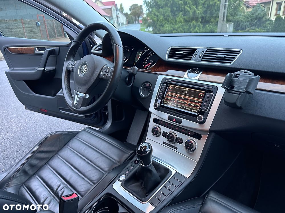 Volkswagen Passat 2.0 TDI Highline - 20