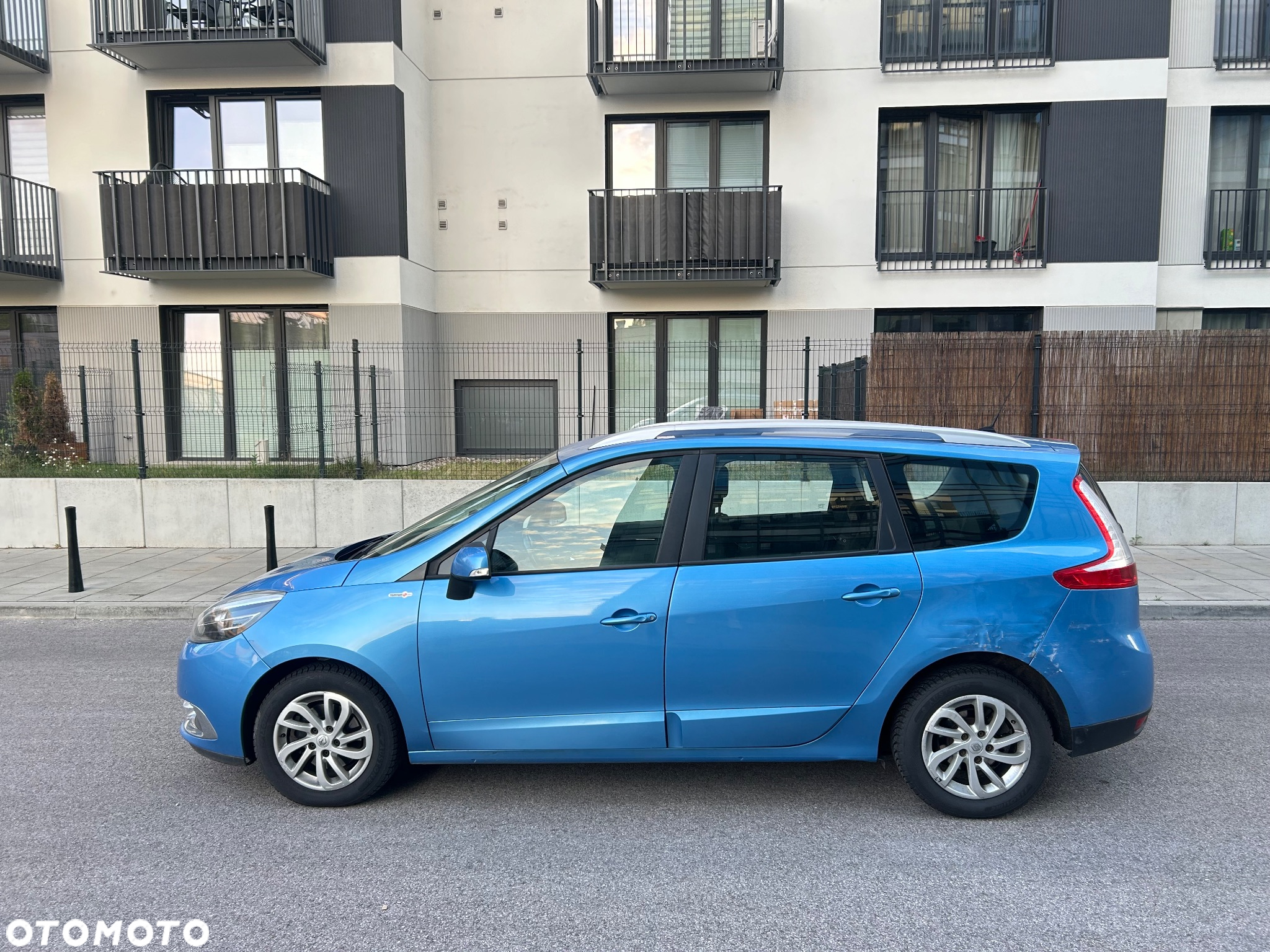 Renault Grand Scenic - 12