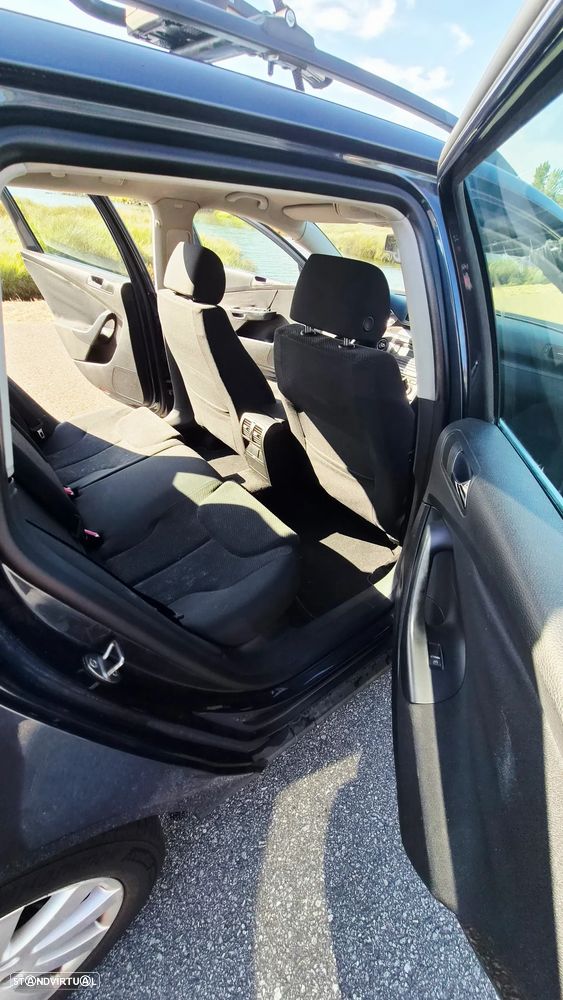VW Passat Variant 2.0 TDi Confortline - 12