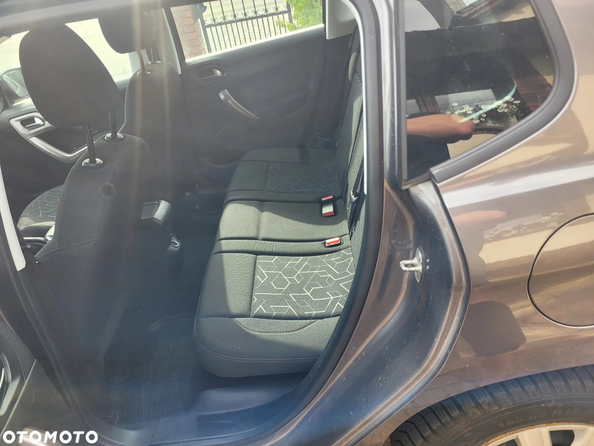 Peugeot 2008 1.2 Pure Tech Active - 9