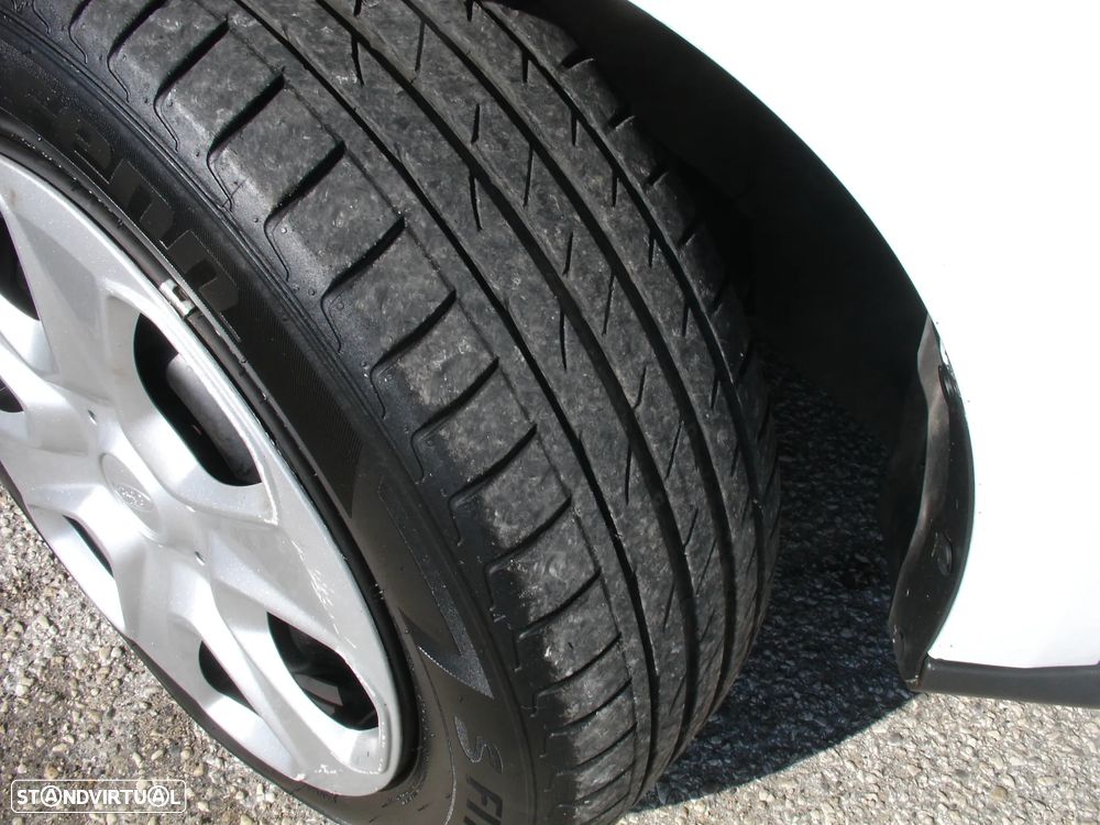 Ford transit courier - 12