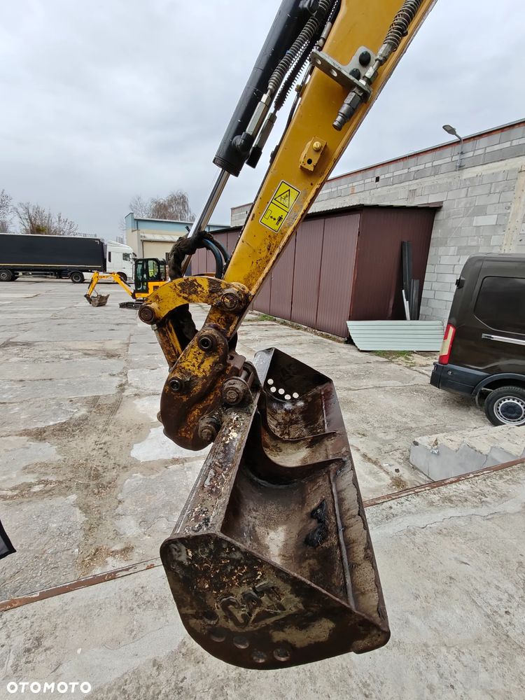 Caterpillar 301.6 - 9