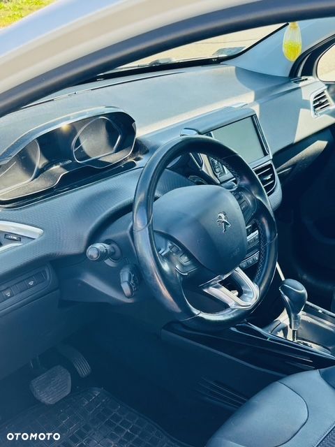 Peugeot 2008 1.2 Pure Tech Active S&S EAT6 - 12