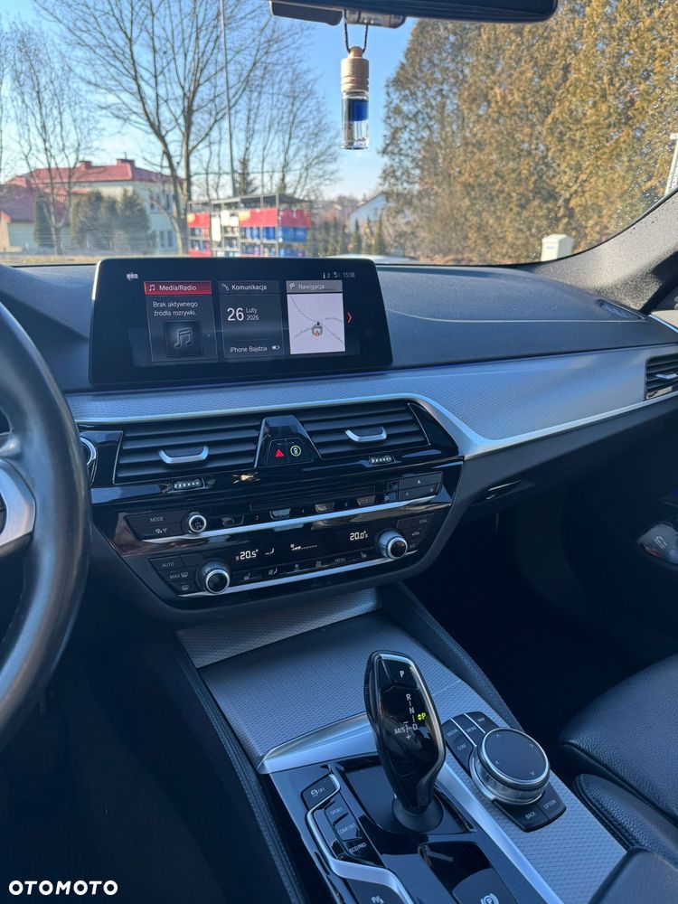BMW Seria 5 520d M Sport - 16
